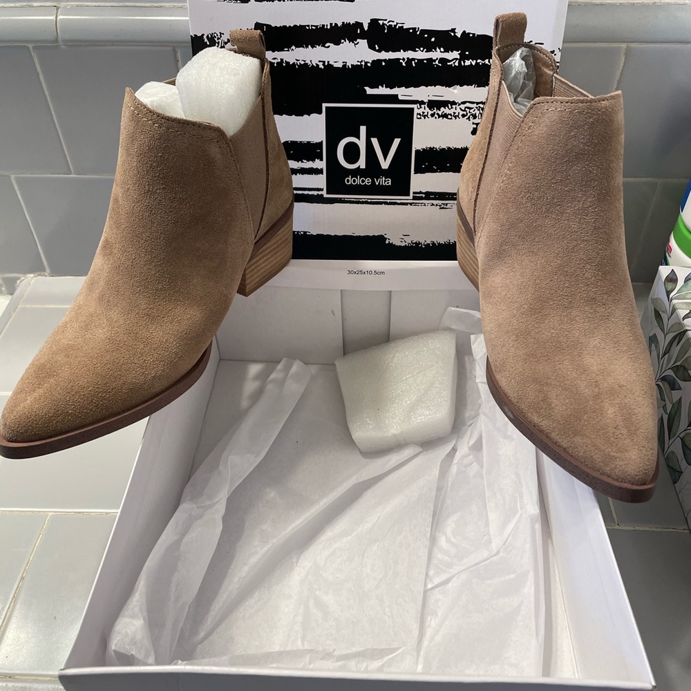 Brand New Dolce Vita Tan Booties Size 6.5